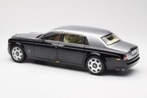 Rolls-Royce Phantom VII EWB Schwarz und Silber Kyosho 1:18 08841BKS Metall – Bild 7 von 8