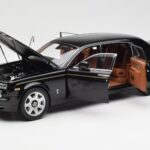 Rolls-Royce Phantom VII EWB Diamond Schwarz Kyosho 1:18 - image 2 of 8