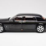 Rolls-Royce Phantom VII EWB Diamond Schwarz Kyosho 1:18 - image 4 of 8