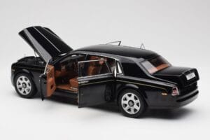 Rolls-Royce Phantom VII EWB Diamond Schwarz Kyosho 1:18 08841DBK2 Metall – Bild 5 von 8