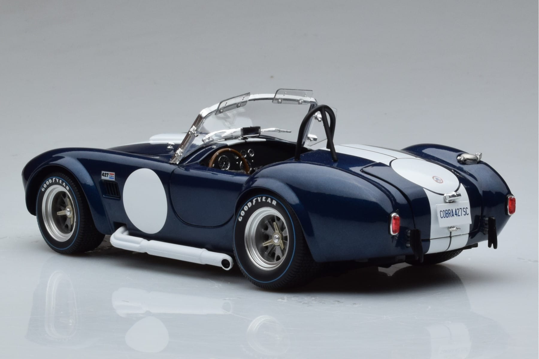 Shelby Cobra 427 S/C Dunkelblau Kyosho 1:18 08048DBL Metall – Bild 6 von 9