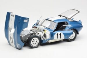 Shelby Daytona Cobra Coupe #11 S. Thompson 24 Hours of Le Mans 1965 CMR 1:18 CMR114 Metall – Bild 2 von 8