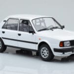 Skoda 130 L Weiss IXO 1:18 - image 4 of 6