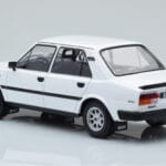 Skoda 130 L Weiss IXO 1:18 - image 5 of 6