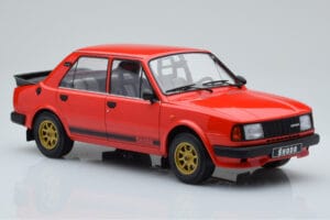 Skoda 130 LR Rot IXO 1:18 18CMC159 Metall – Bild 4 von 6