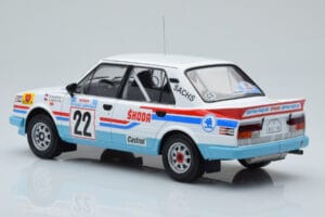 Skoda 130 LR #22 S. Kvaizar / J. Janecek Rally Acropolis 1986 IXO 1:18 18RMC157B Metall – Bild 5 von 6