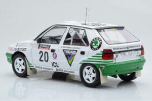 Skoda Felicia #20 S. Blomqvist / B. Cederberg Rally RAC Lombard 1995 IXO 1:18 18RMC147 Metall – Bild 5 von 6