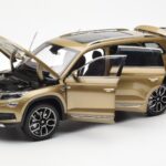 Skoda Kodiaq Gold FAW 1:18 - image 2 of 8