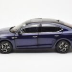 Skoda Octavia Pro Blau FAW 1:18 - image 4 of 8