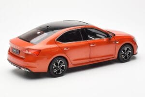 Skoda Octavia Pro Orange FAW 1:18 ZMR000006ORA Metall – Bild 3 von 8