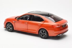 Skoda Octavia Pro Orange FAW 1:18 ZMR000006ORA Metall – Bild 7 von 8