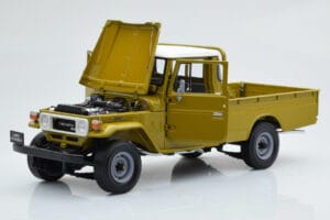 Toyota Land Cruiser 40 4x4 Pickup Oliv Kyosho 1:18 08958K Metall – Bild 2 von 8