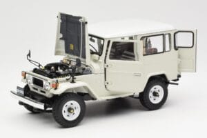 Toyota Land Cruiser FJ40 Van Weiss Kyosho 1:18 08971W Metall – Bild 2 von 8