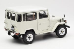 Toyota Land Cruiser FJ40 Van Weiss Kyosho 1:18 08971W Metall – Bild 3 von 8