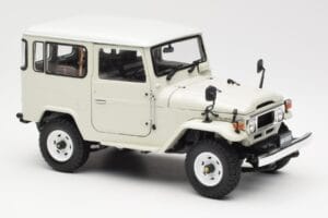 Toyota Land Cruiser FJ40 Van Weiss Kyosho 1:18 08971W Metall – Bild 6 von 8