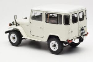 Toyota Land Cruiser FJ40 Van Weiss Kyosho 1:18 08971W Metall – Bild 7 von 8