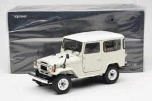 Toyota Land Cruiser FJ40 Van Weiss Kyosho 1:18 08971W Metall – Bild 8 von 8