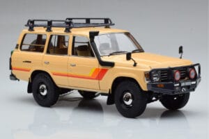 Toyota Land Cruiser 60 Beige Mit Optionalem Zubehör Kyosho 1:18 08956XBE Metall – Bild 5 von 12