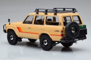 Toyota Land Cruiser 60 Beige Mit Optionalem Zubehör Kyosho 1:18 08956XBE Metall – Bild 6 von 12