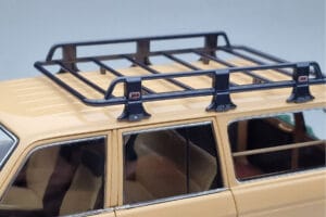 Toyota Land Cruiser 60 Beige Mit Optionalem Zubehör Kyosho 1:18 08956XBE Metall – Bild 8 von 12