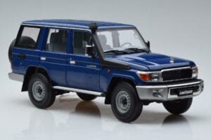 Toyota Land Cruiser J76 Blau Almost Real 1:18 870101 Metall – Bild 5 von 7
