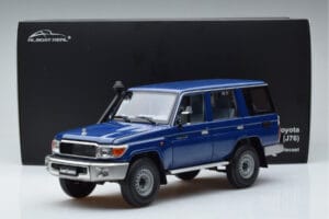 Toyota Land Cruiser J76 Blau Almost Real 1:18 870101 Metall – Bild 7 von 7