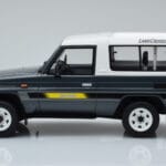 Toyota Land Cruiser LJ73 Grau Otto 1:18 - image 3 of 6