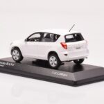 Toyota RAV4 XA30 Weiss Minichamps 1:43 - image 3 of 4