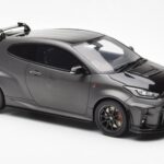Toyota GR Yaris Circuit Package Schwarz Otto 1:18 - image 4 of 6