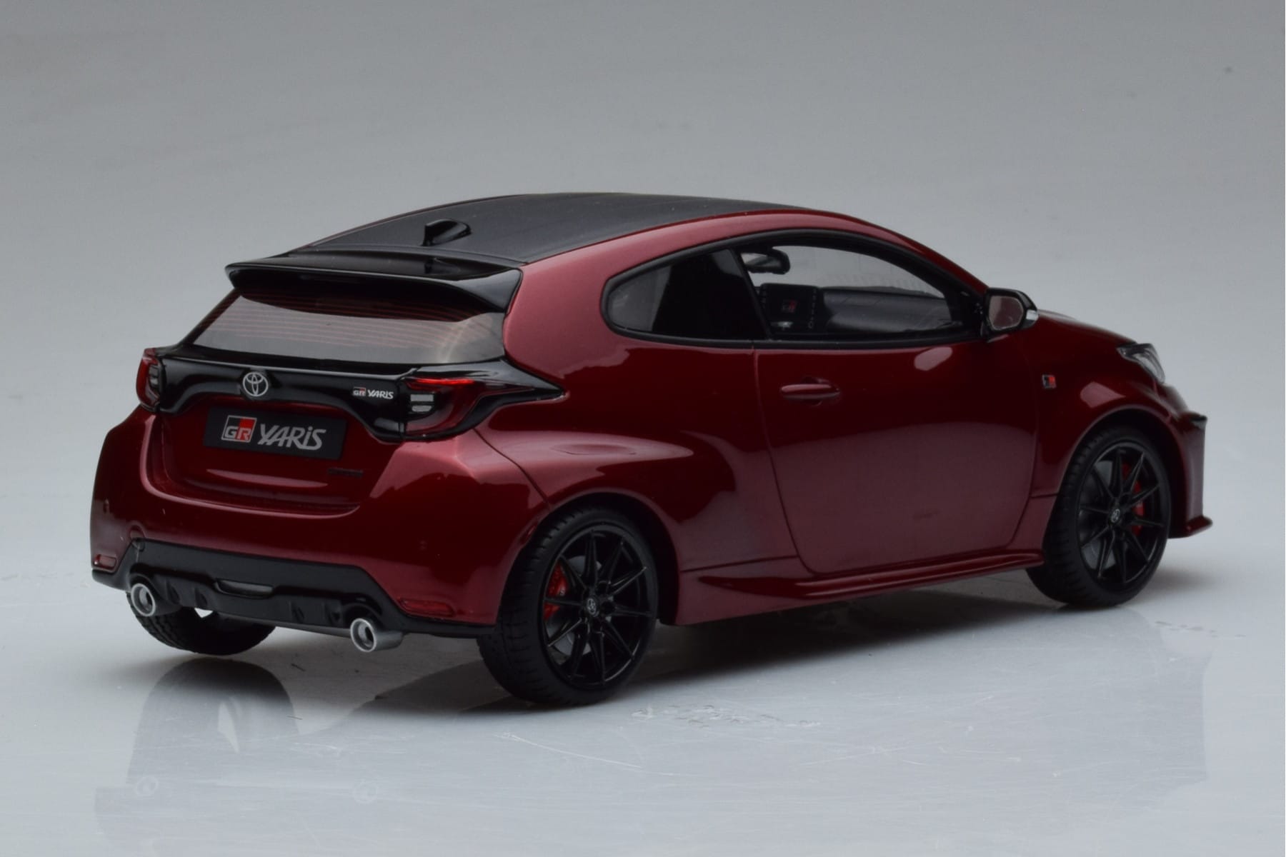Toyota GR Yaris Rot Otto 1:18 OT1003 Resin – Bild 2 von 6