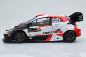 Toyota GR Yaris Rally1 #1 S. Ogier / B. Veillas Rally Monte Carlo 2022 IXO 1:18 18RMC151B Metall – Bild 3 von 6