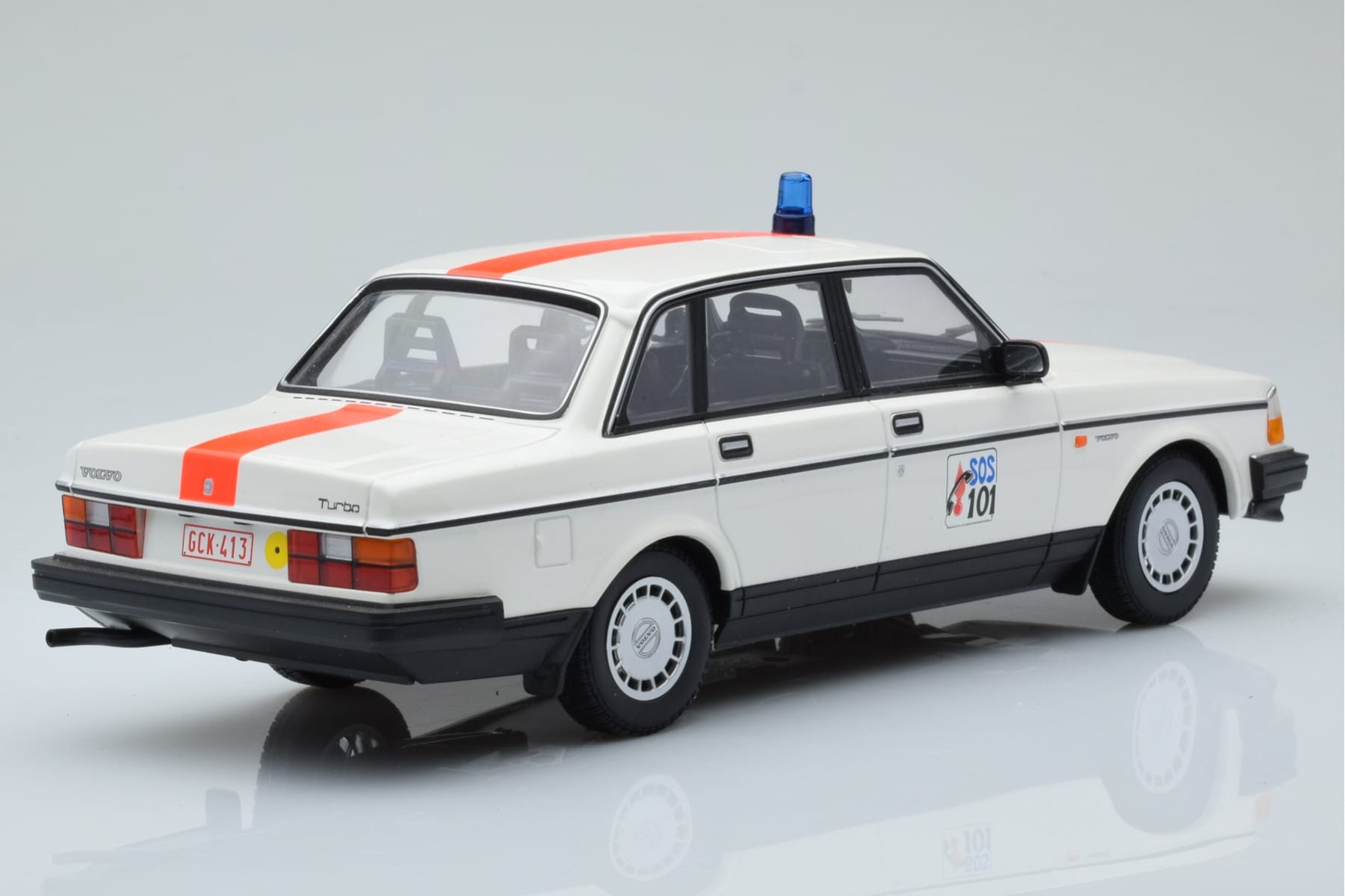 Volvo 240 GL Polizei Belgien Minichamps 1:18 155171492 Metall – Bild 2 von 6