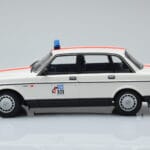 Volvo 240 GL Polizei Belgien Minichamps 1:18 - image 3 of 6