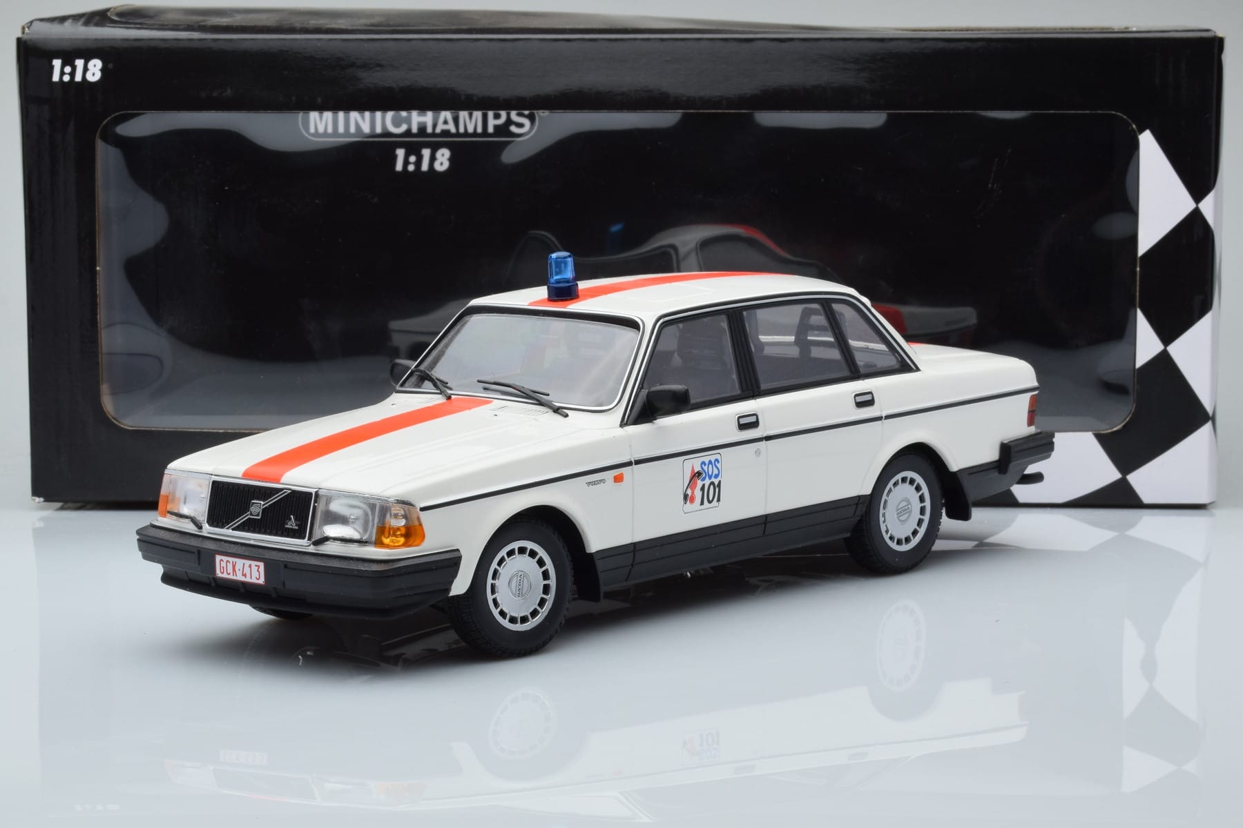 Volvo 240 GL Polizei Belgien Minichamps 1:18 155171492 Metall – Bild 6 von 6