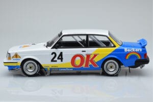 Volvo 240 Turbo Beckers #24 P.G. Andersson Nurburgring 1985 IXO 1:18 18RMC105A Metall – Bild 3 von 6
