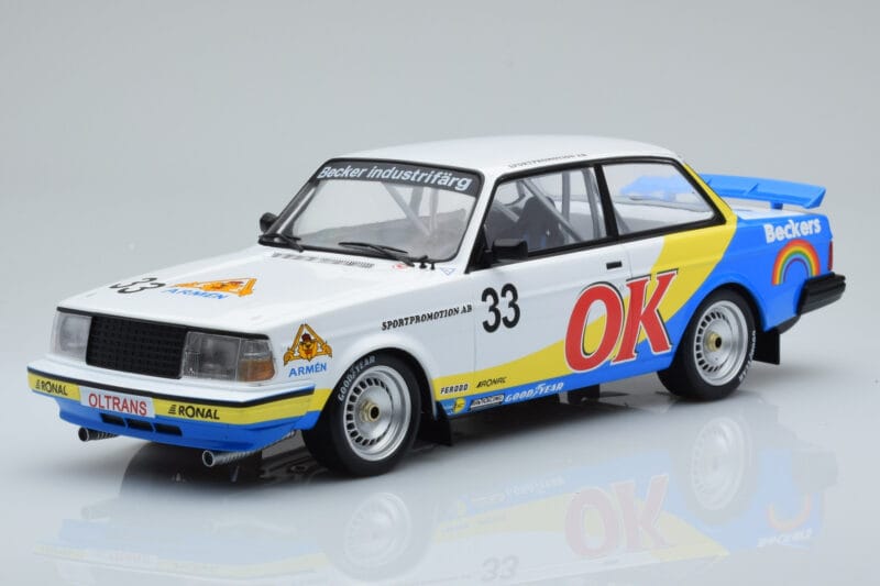 Volvo 240 Turbo Beckers #33 Andersson / Petersson / Linder ETCC Zolder 1985 IXO 1:18
