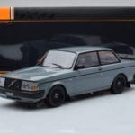 Volvo 240 Turbo Grau IXO 1:18 - image 6 of 6