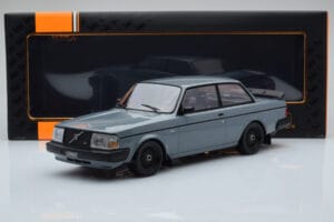 Volvo 240 Turbo Grau IXO 1:18 18CMC089 Metall – Bild 6 von 6