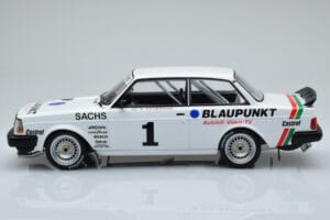 Volvo 240 Turbo IPS Racing Blaupunkt #1 P. Stureson DTM Zolder 1986 IXO 1:18 18RMC106 Metall – Bild 3 von 6