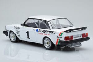 Volvo 240 Turbo IPS Racing Blaupunkt #1 P. Stureson DTM Zolder 1986 IXO 1:18 18RMC106 Metall – Bild 5 von 6