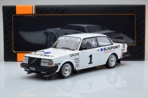Volvo 240 Turbo IPS Racing Blaupunkt #1 P. Stureson DTM Zolder 1986 IXO 1:18 18RMC106 Metall – Bild 6 von 6