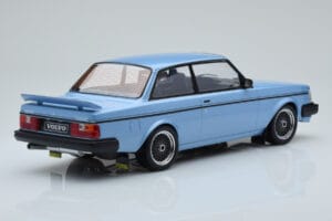 Volvo 240 Turbo Hellblau IXO 1:18 18MCC090 Metall – Bild 2 von 6