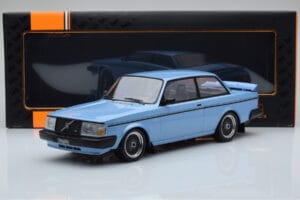 Volvo 240 Turbo Hellblau IXO 1:18 18MCC090 Metall – Bild 6 von 6