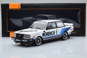 Volvo 240 Turbo Nordica #1 J. Cecotto / A. Olafsson ETCC Brno 1986 IXO 1:18 18RMC087 Metall – Bild 6 von 6
