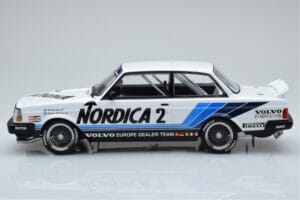 Volvo 240 Turbo Nordica #2 U. Granberg / T. Lindstrom ETCC Brno 1986 IXO 1:18 18RMC088 Metall – Bild 3 von 6