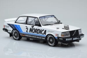 Volvo 240 Turbo Nordica #2 U. Granberg / T. Lindstrom ETCC Brno 1986 IXO 1:18 18RMC088 Metall – Bild 4 von 6