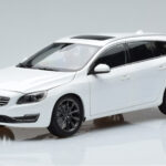 Volvo V60 D3 Crystal Weiss FAW 1:18