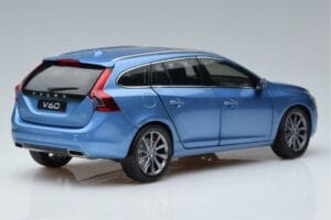 Volvo V60 D3 Power Blau FAW 1:18 9430839 Metall – Bild 3 von 7