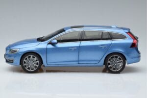 Volvo V60 D3 Power Blau FAW 1:18 9430839 Metall – Bild 4 von 7