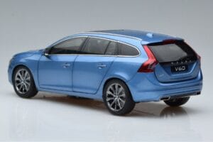 Volvo V60 D3 Power Blau FAW 1:18 9430839 Metall – Bild 6 von 7